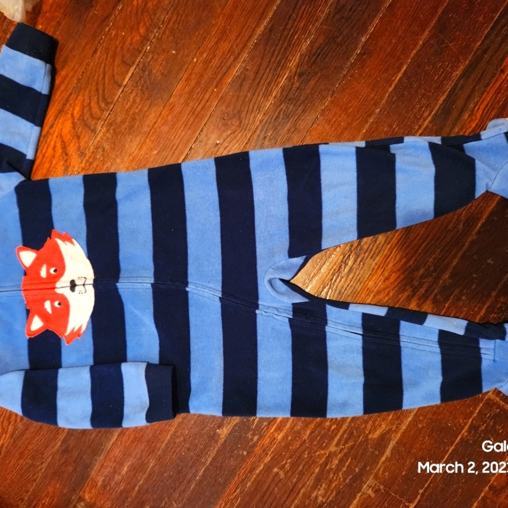 💜Carters 2t Footy fox pajamas